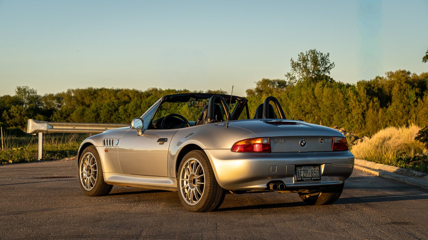 1999 BMW Z3 2.8L Roadster — side profile at golden hour